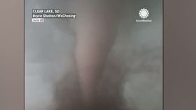 VIDEO Tornade și fulgere în SUA. Imaginile surprinse parcă au fost din filme